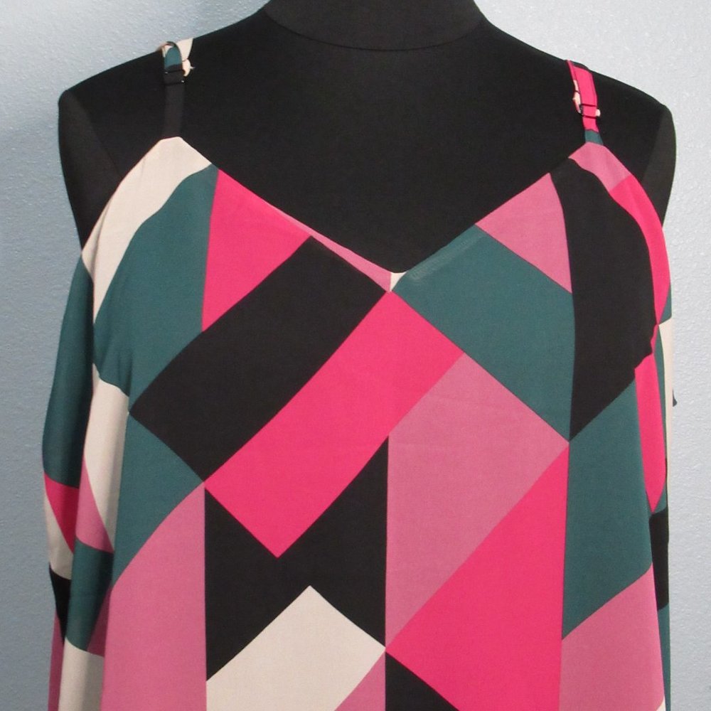 Torrid Geometric Pattern Camisole - Picture 4 of 9